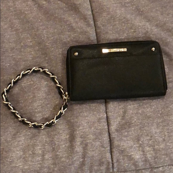 KENNETH COLE wristlet phone holder - Picture 5 of 5